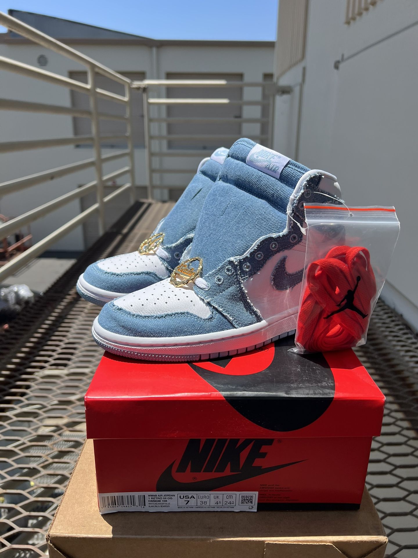 WMNS Jordan 1 High Retro “Denim” (Size: 7w/5.5y)