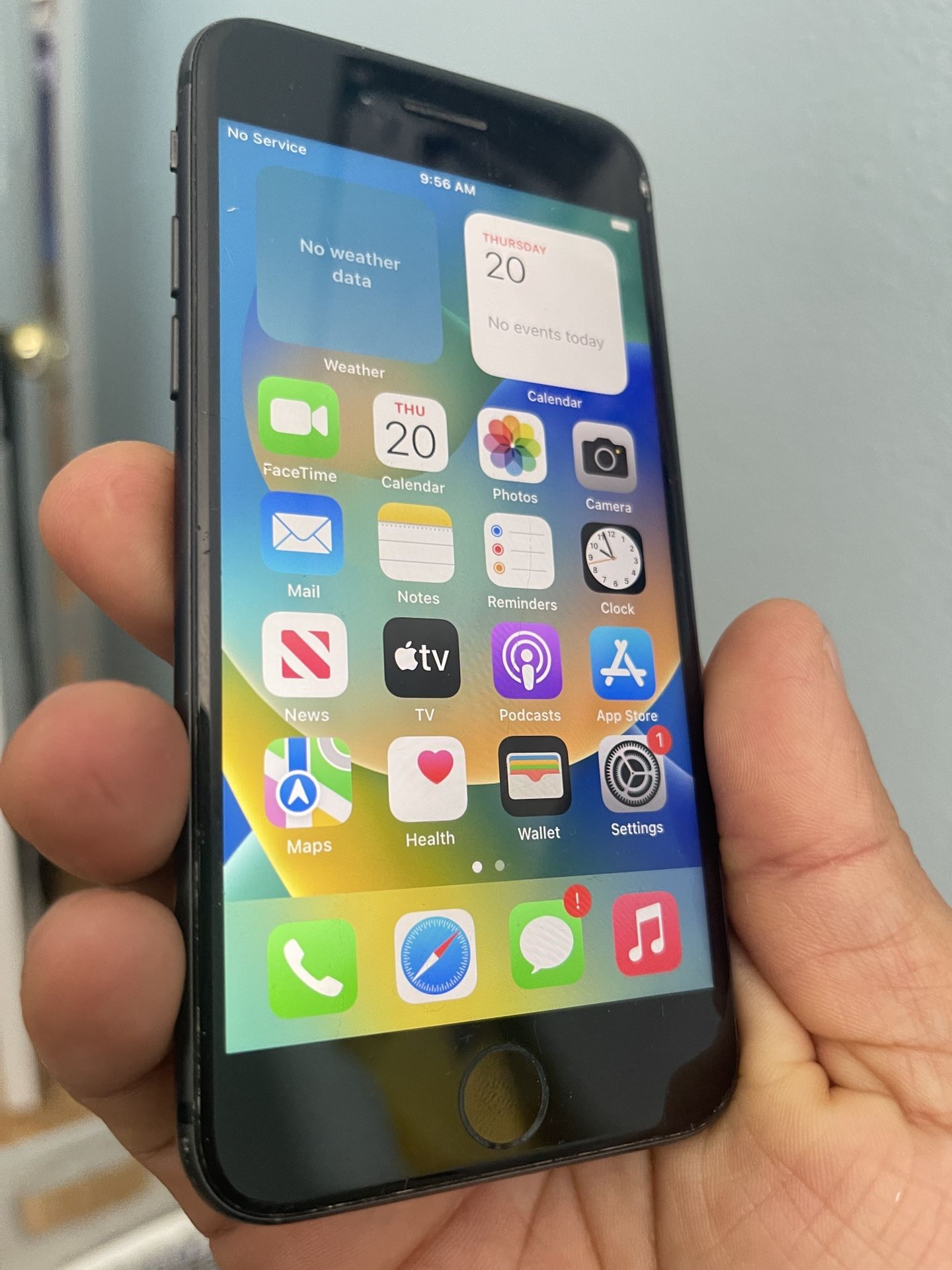 iPhone 8 64gb Unlocked. Cracked Screen. Working Excellent