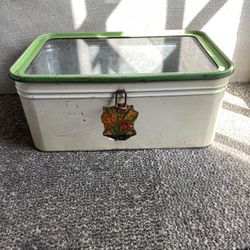 Vintage Breadbox.  Glass Lid