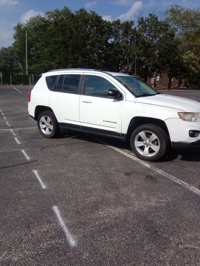 2012 Jeep Compass.   $3000