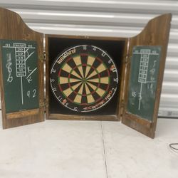 Marlboro Country Vintage Store Dartboard in Solid Wood Cabinet 1994 No Darts. Used in good condition with some cosmetic blemishes. These blemishes are