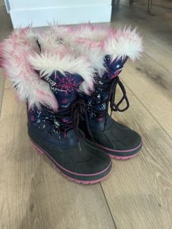 Snow Boots Kids Size 1 Great Condition - No Tears