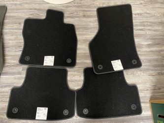 2015 Audi Q5 Carpet Floor Mats OEM Set Black