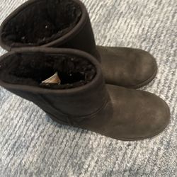 VINCE CAMUTO ALLIGATOR HEELS