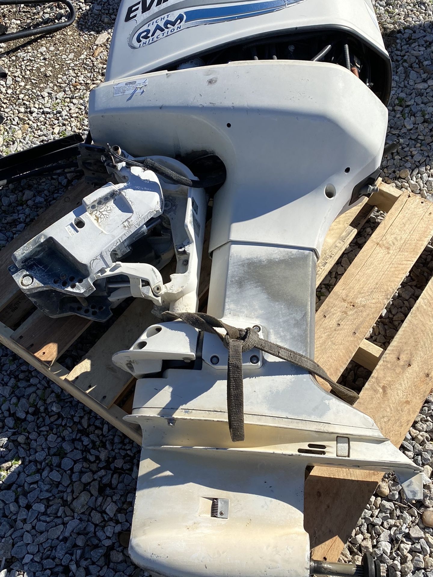 2000 Evinrude 225 Ficht Outboard