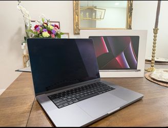 Apple Laptop