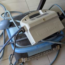 Dolphin Nautilus CC plus Pool robot cleaner with Power Station