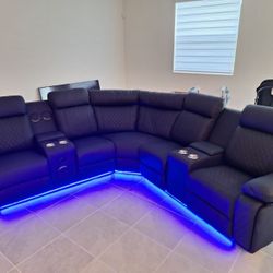 SECTIONAL RECLINERS  ( BLUETOOTH SPEKERS AND LED LIGTHS)