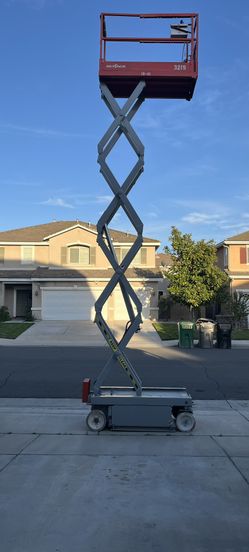 SkyJack Lift