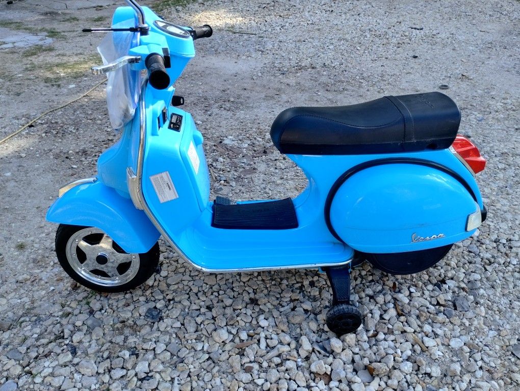 Power wheels vespa