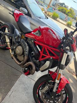 Ducati Monster 1200
