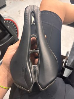carbon steal pro saddle .carbon reel