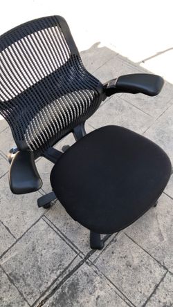 Knoll Generation chair