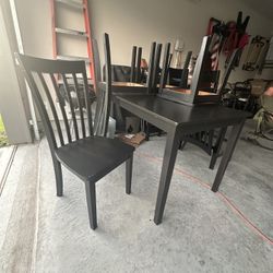 Table & Chairs
