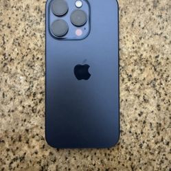 Never Locked Apple iPhone 15 Pro Max 512GB Capacity..