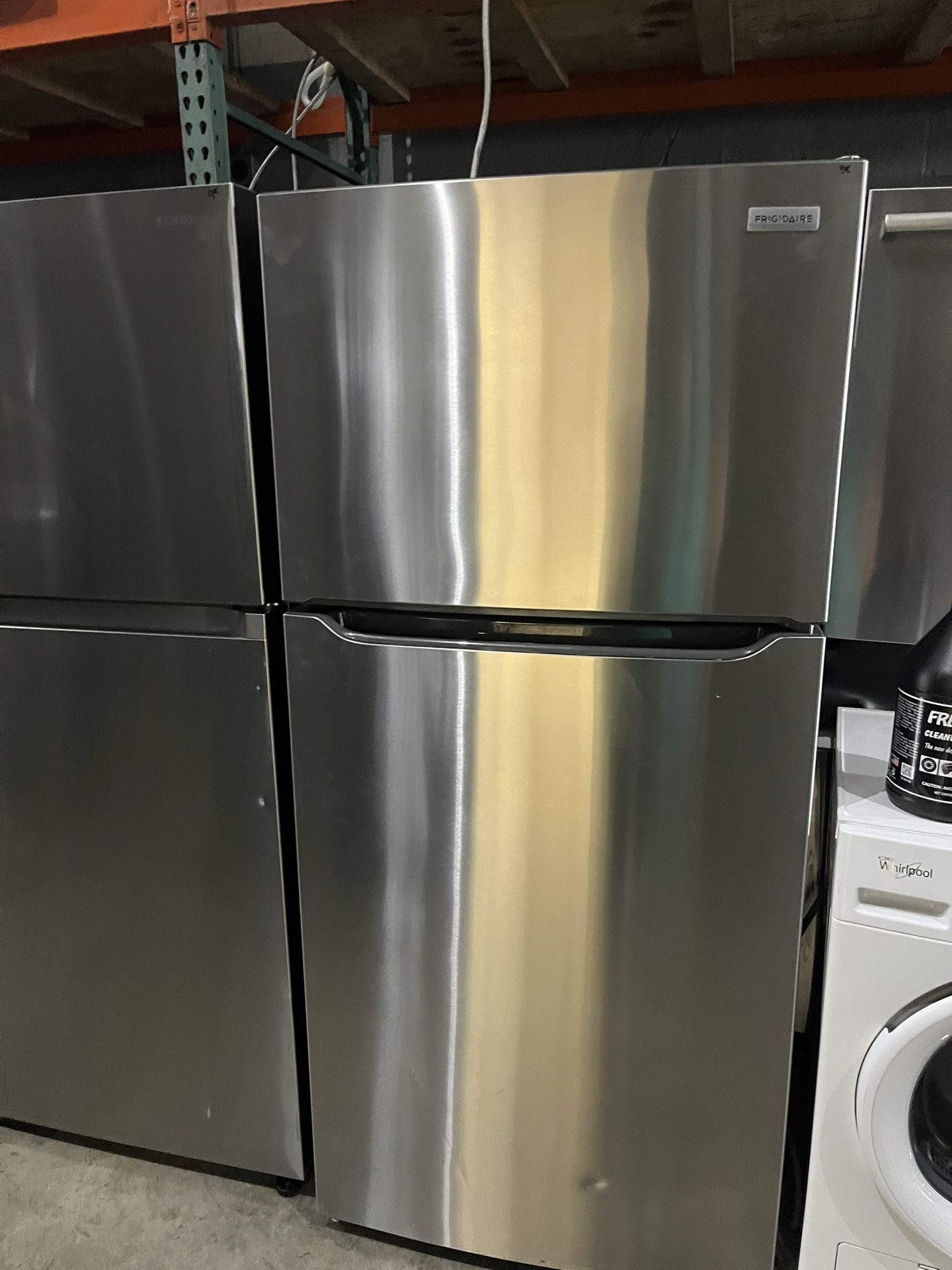 Refrigerator 30” inches Top and bottom stainless steel
