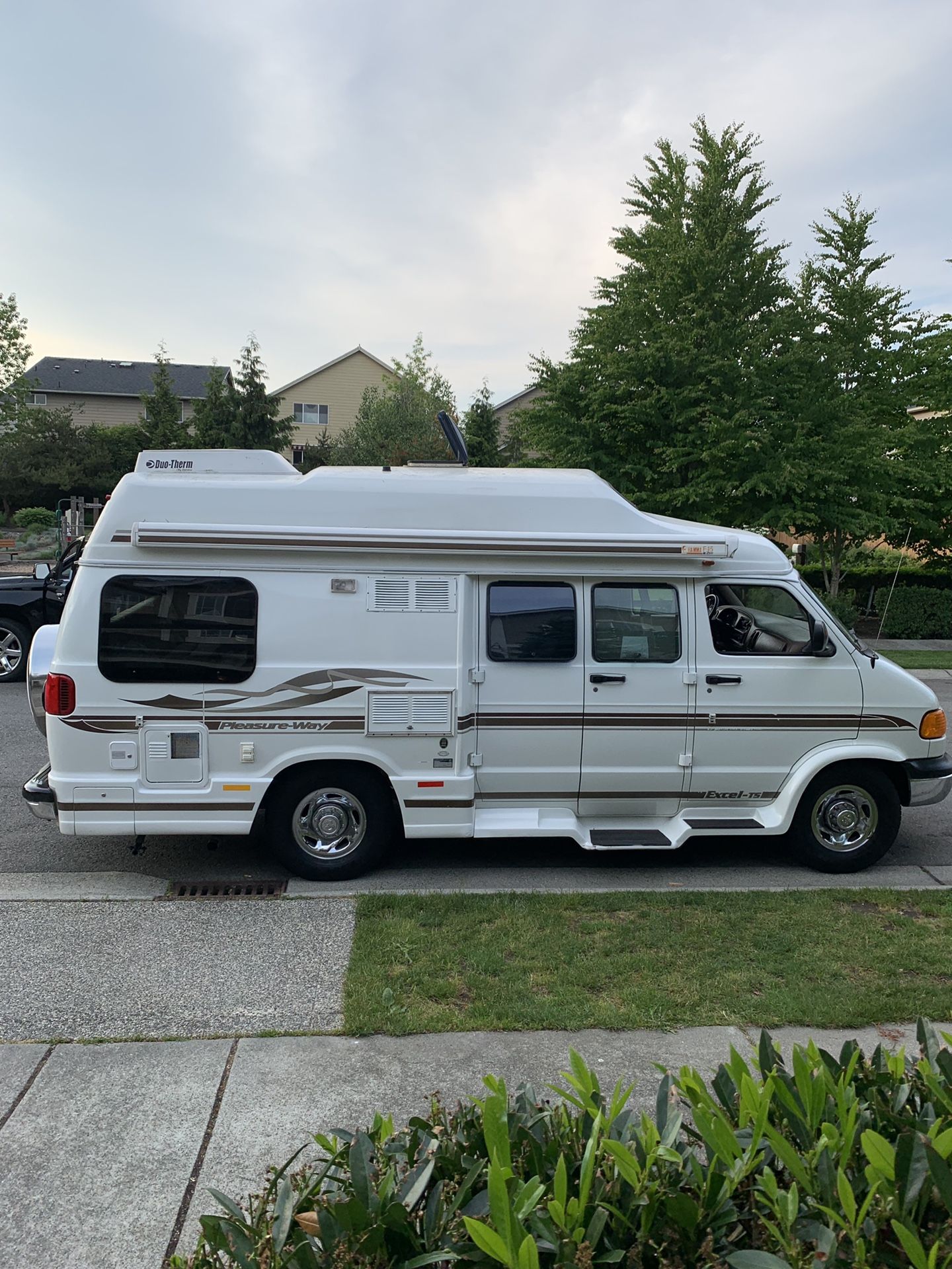 2003 Pleasure Way Excel TS Class B Motorhome camper van