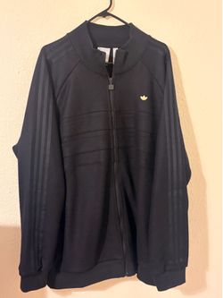 Like New Great Condition Adidas Track Top Wool Blend 2XL color Black