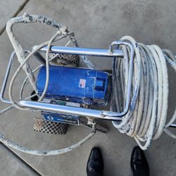 GRACO PAINT SPRAYER 