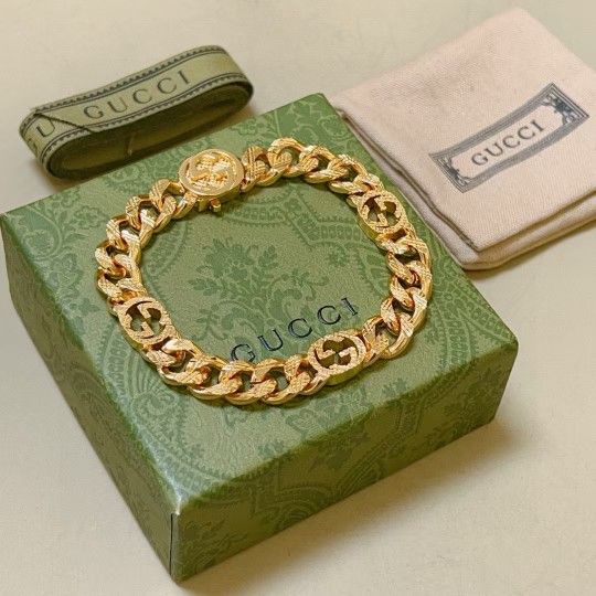 Advanced golden bracelet