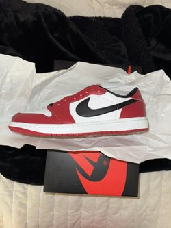 New Jordan 1 Low "Chicago" Sz 10