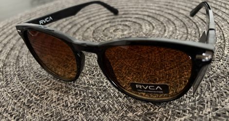 NWT Women’s RVCA sunglasses