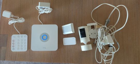 Ring Alarm system Bundle . Base Station, Doorbell, Keypad, Range Extender, Camera