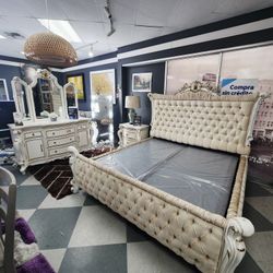 4pc King Bedroom Set Floor Sample $2199  