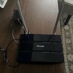 TP-Link Archer C50 (AC1200) Dual Band WiFi Router – Great Condition