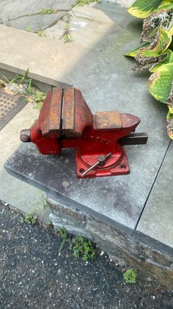 USA  Made Vise. 