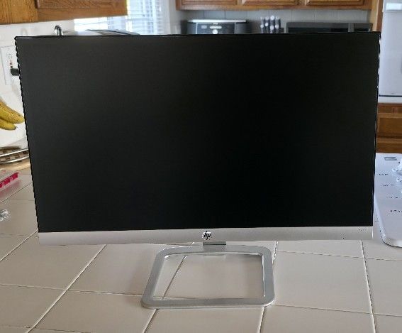 HP 22er 21.5” Monitor. Excellent condition, normal use.