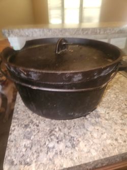 Cast Iron Dutch Oven