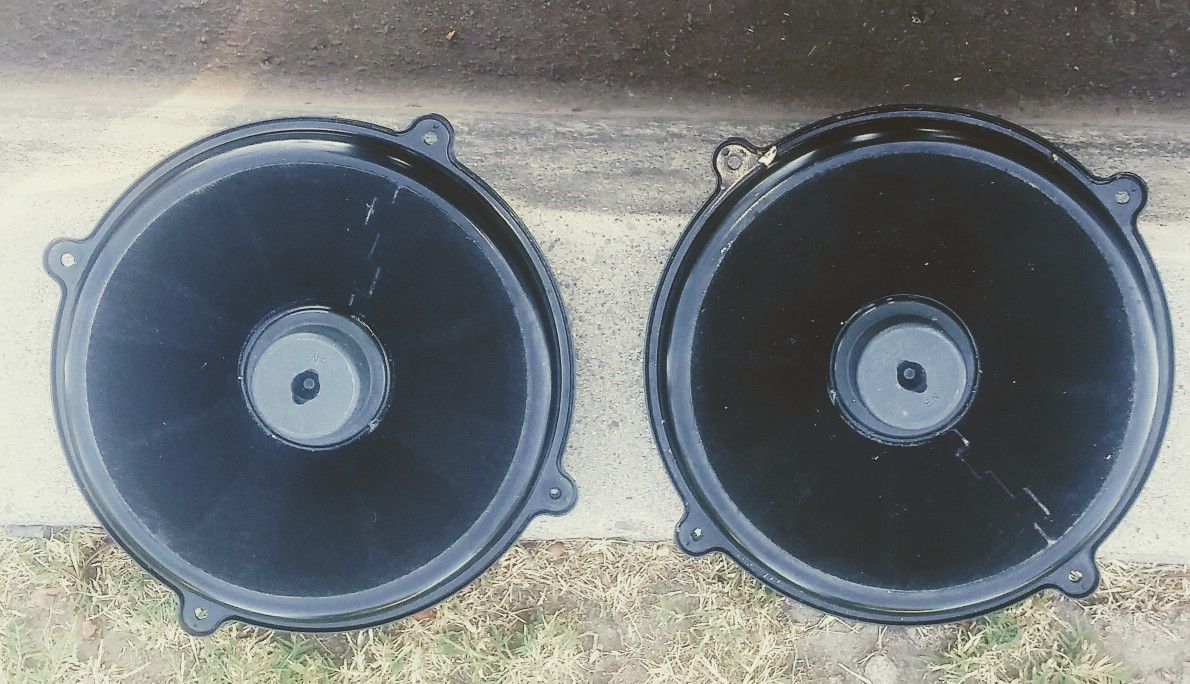 Bose 10" speakers $20 each