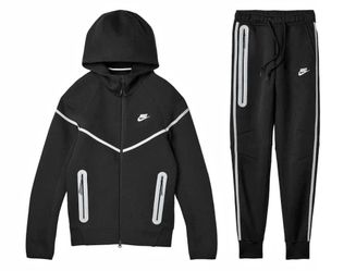 Nike Tech Set