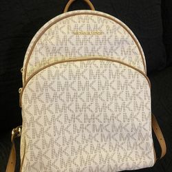 Authentic Large Vanilla Michael Kors Backpack 