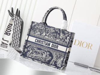 Book Tote 26