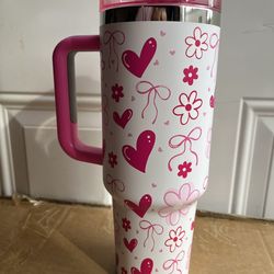 Heart With Flowers 40 Oz Cup