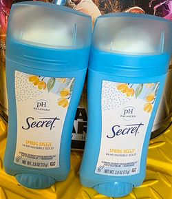(2) Secret Invisible Solid Antiperspirant Deodorant, Spring Breeze 2.6 oz