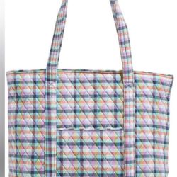 Vera Bradley NWT  Large Vera Tote Bag in "Gingham Plaid" Pattern