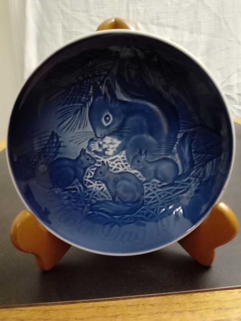 Decorative Plates for Collection 