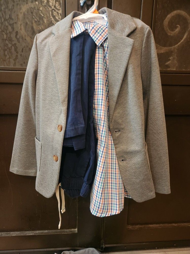 Boys 3 Piece Suit (2 Sizes Available: 5 and 7)