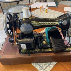 Vintage Singer Sewing Machine