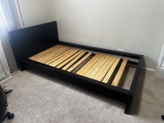 Twin bed with mattress