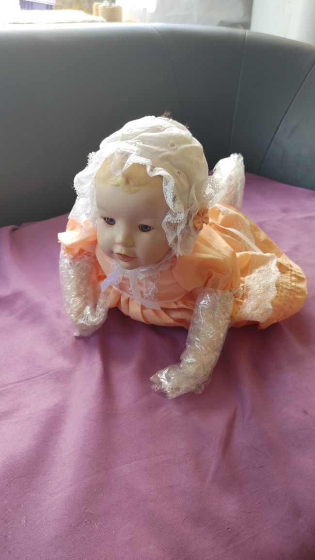 12" long, made in 1996.
-The Ashton Drake Galleries Dolls