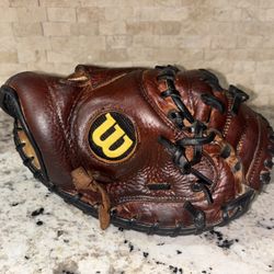 Wilson 32.75” A905 A0905 3XCM RHT C Mitt