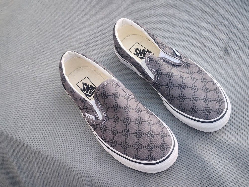 VANS SHOES 7.5 - as New Cond