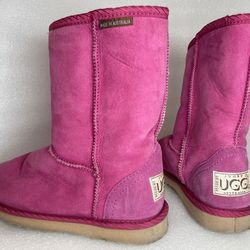 Pink UGG Boots – Women’s Size 6, Great Condition