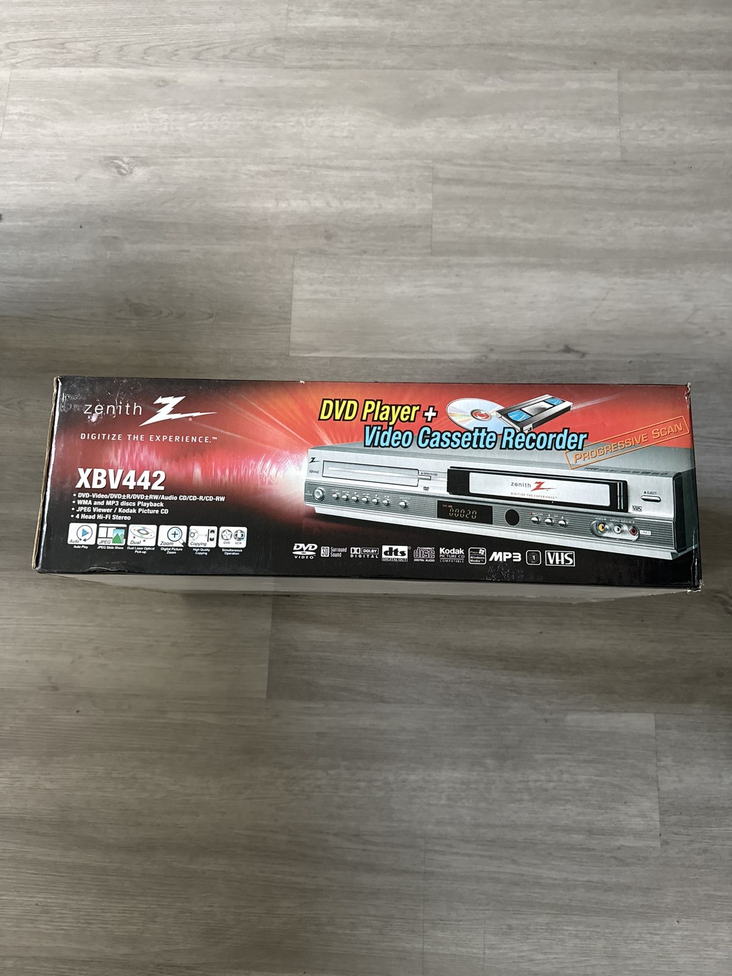 DVD/ Video Cassette Recorder