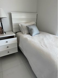 Bedroom set