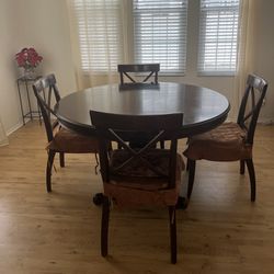 Solid Wooden Round Table 4 Chairs With Cushions